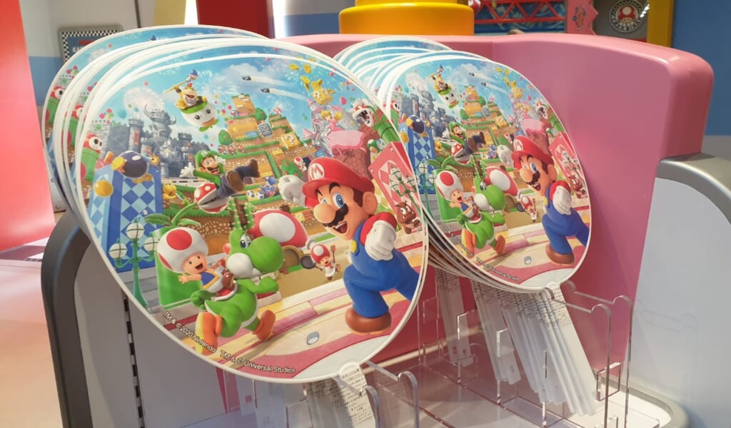  Super Nintendo World: Fächer für den Sommer.