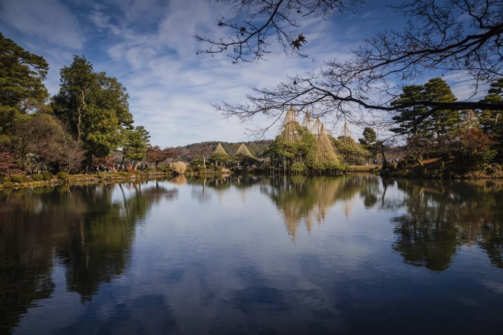 Kasumiga-ike, der größte Teich im Kenrokuen Garten.