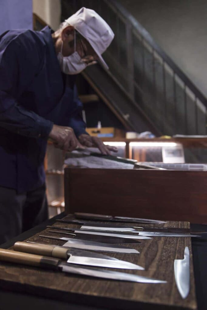 Die Messerwerkstatt Wada Shoten, erreichbar mit dem Hokuriku Arch Pass.