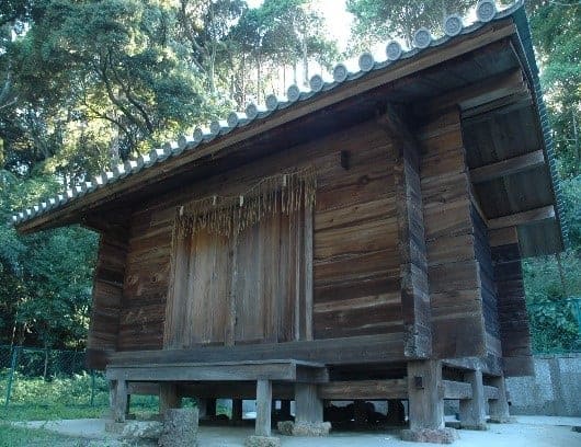 Der Tamadeyorimatsuri Kitaru Sakatoke-jinja Schrein.