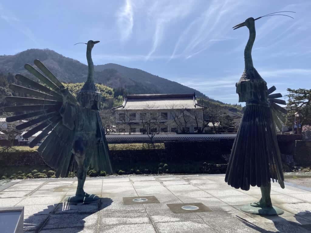 Darstellung des heiligen Tsuwano-Reiher-Tanzes in der Präfektur Shimane. 