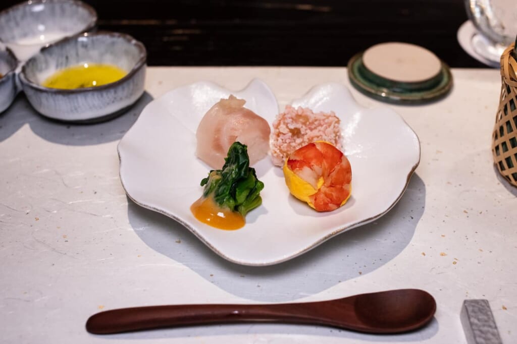 Meeresfrüchte im KAI Enshu.