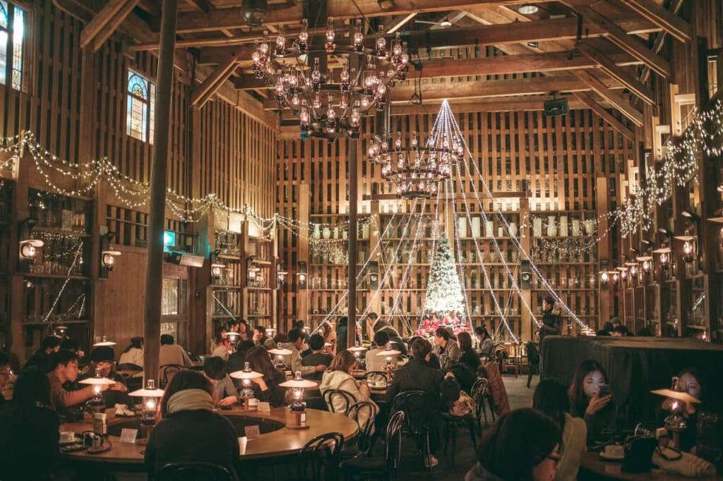 Weihnachten in Hokkaido: Ein Restaurant in Otaru mit weihnachtlicher Dekoration.