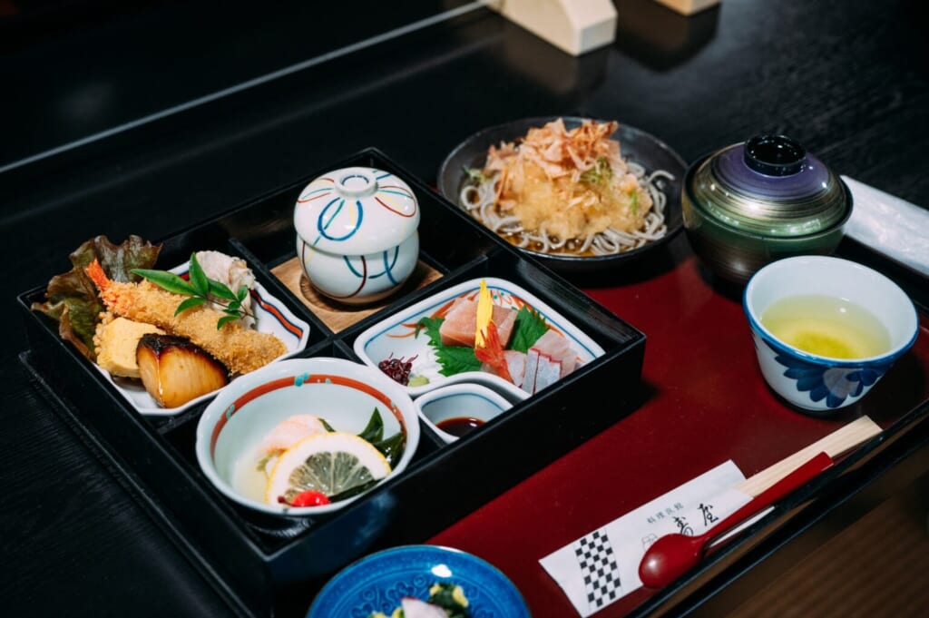 Lokale Spezialitäten von Echizen, Japan.