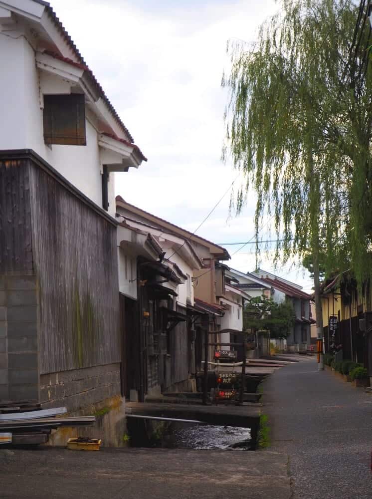 Eine historische Straße in Kurayoshi, Japan.