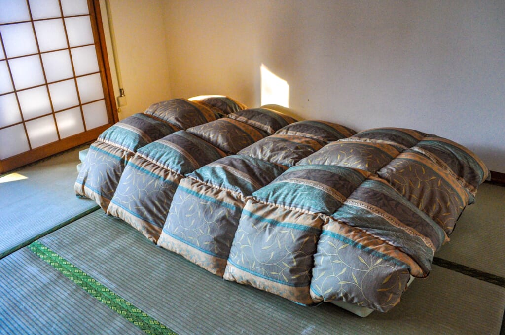 Futon in einem Ryokan in Japan.