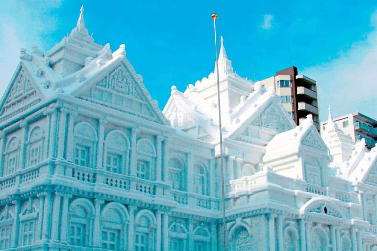 Schneeskulptur beim Sapporo-Schneefestival.