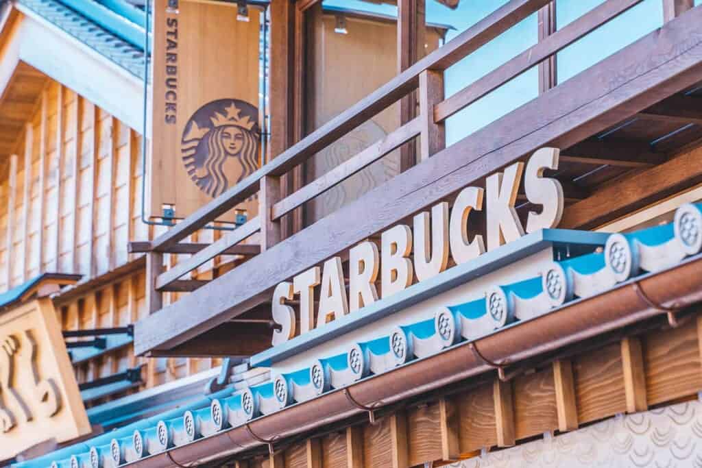 Starbucks in Japan: Warum es so beliebt ist und warum ihr es unbedingt besuchen solltet