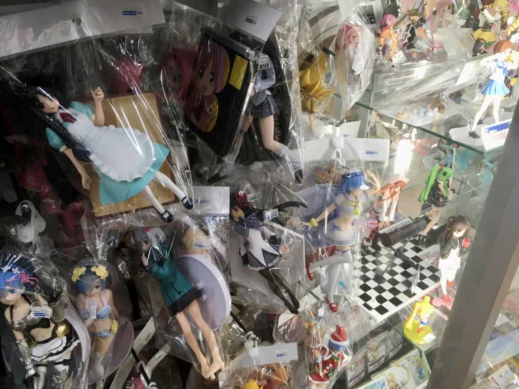 Anime-Statuen ohne Originalverpackung.