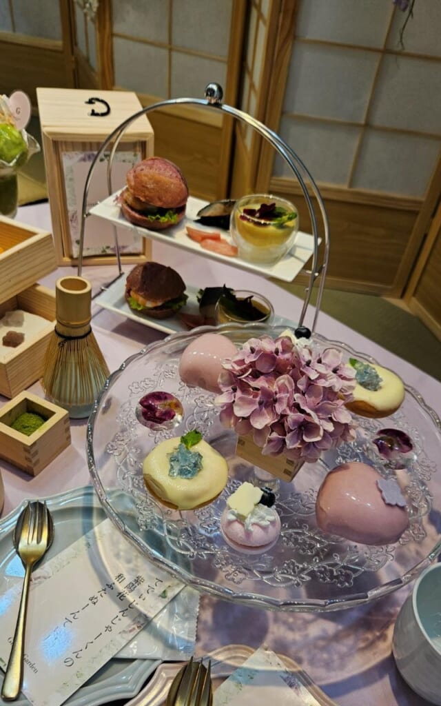 Speisen im Ajisai-Stil